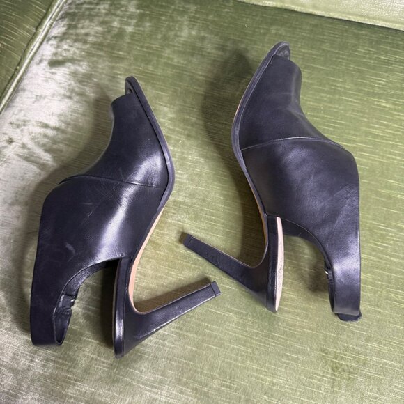 Vince Camuto Nattey Black Leather Peep-Toe Slingback Heels Size 9 Stiletto Heel - Picture 4 of 9